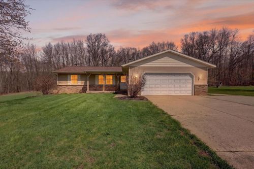 7045 17 Mile Rd Ne, Cedar Springs, MI, 49319-8509 | Card Image