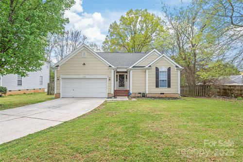 11404 Larix Dr, Charlotte, NC, 28273-4811 | Card Image