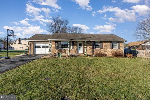 104 Hedge Row Lane, CARLISLE, PA, 17015 | Card Image