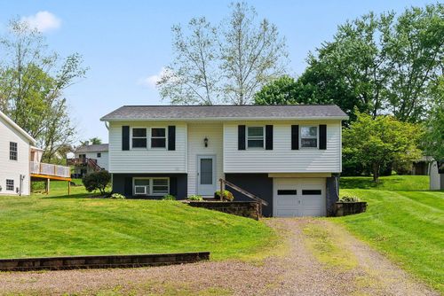 6415 Tanglewood Dr, Nashport, OH, 43830-9584 | Card Image