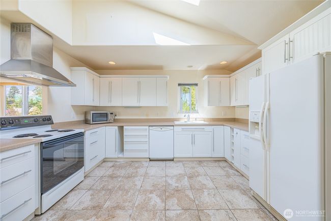 Kitchen in main house | Image 11