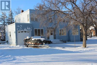 304 3 Rd St E, House other with 3 bedrooms, 2 bathrooms and null parking in Eston SK | Image 3