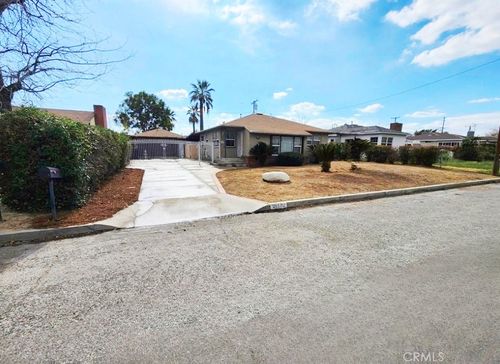25573 18th St, San Bernardino, CA, 92404-5527 | Card Image
