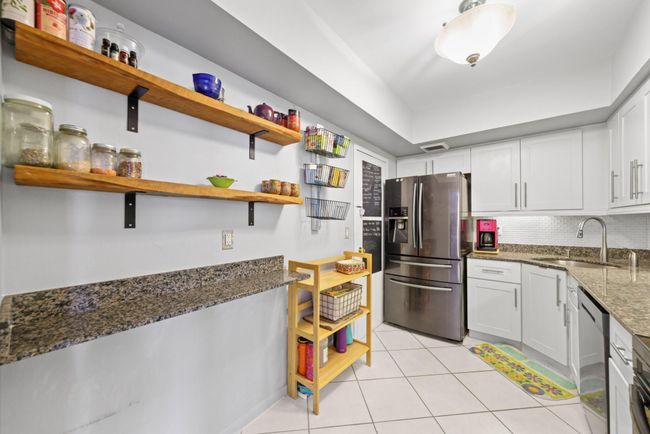 C605 - 3230 S Ocean Blvd, Condo with 2 bedrooms, 2 bathrooms and null parking in Palm Beach FL | Image 4