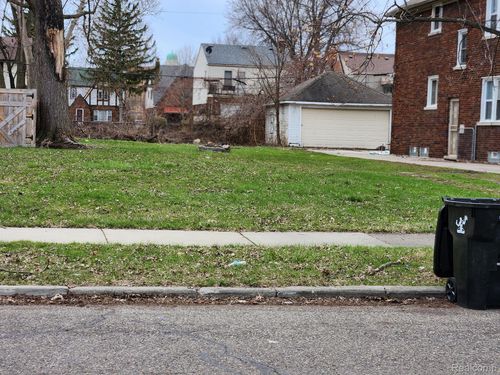 6111 Yorkshire Rd, Detroit, MI, 48224-3827 | Card Image