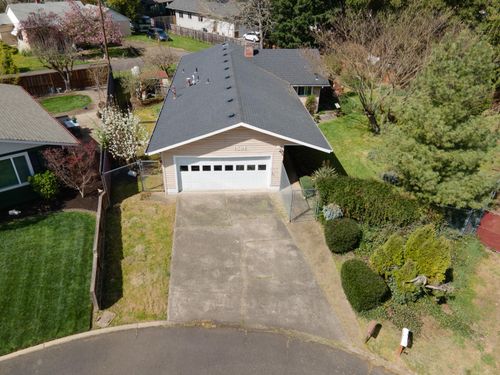 1584 Nw Spray Ct, Roseburg, OR, 97471-1917 | Card Image