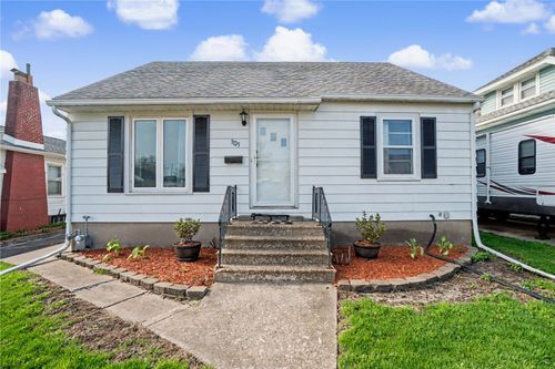 1125 J Ave Nw, Cedar Rapids, IA, 52405-2420 | Card Image