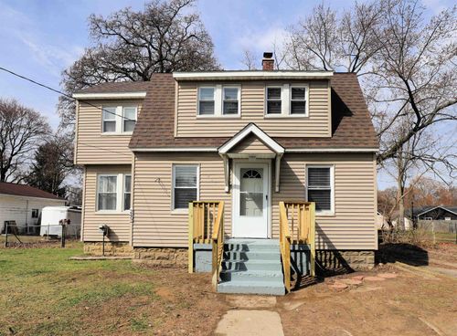 245 N Saginaw St, Montrose, MI, 48457-9786 | Card Image