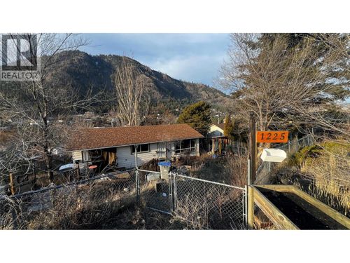 1225 Highridge Dr, Kamloops, BC, V2C5G5 | Card Image