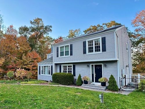18 Hover Dr, Mount Arlington, NJ, 07856-1019 | Card Image