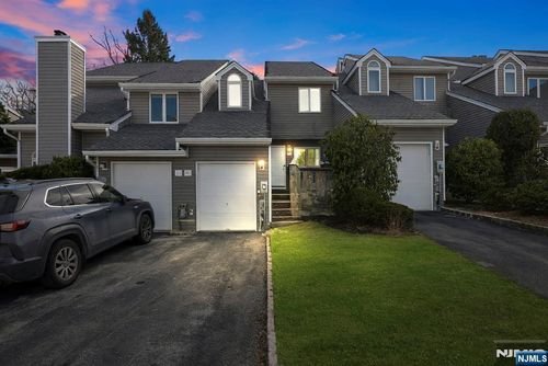 23 Bayowski Rd, West Orange, NJ, 07052-2152 | Card Image