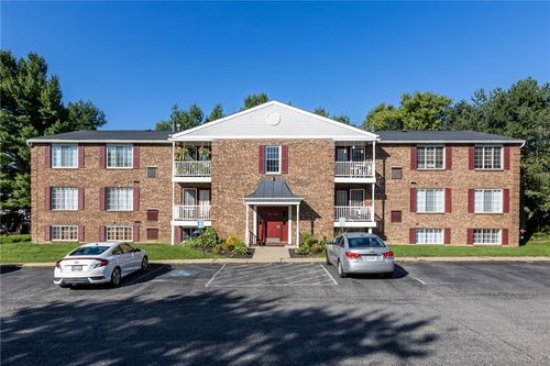 957 Wood Hollow Dr, Cranberry Twp, PA, 16066-6647 | Card Image