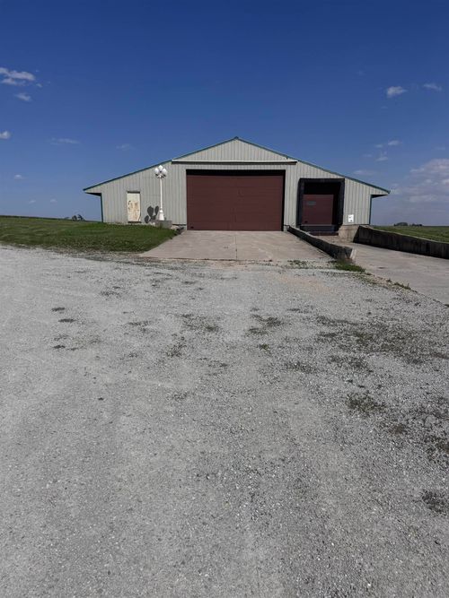 6701 Strayer Rd, Cedar Falls, IA, 50613-7460 | Card Image