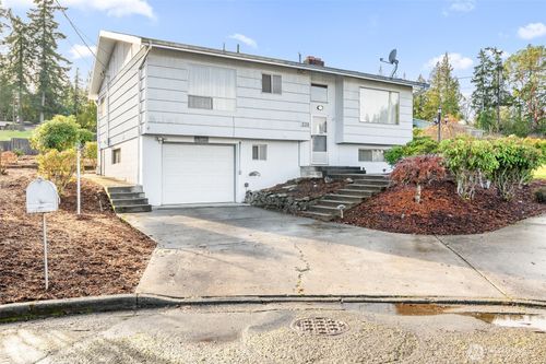 229 Alderwood Cir, Port Angeles, WA, 98362-6902 | Card Image