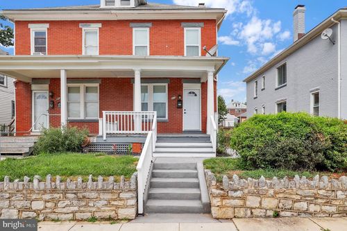 805 Mulberry Ave, HAGERSTOWN, MD, 21742-3956 | Card Image