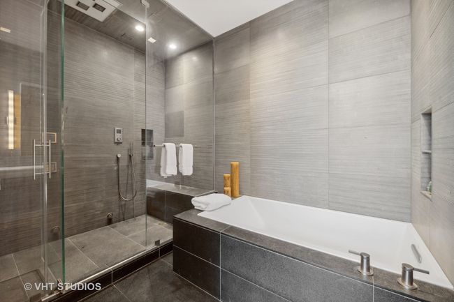 APT-1401 - 740 W Fulton St, Condo with 3 bedrooms, 3 bathrooms and 2 parking in CHICAGO IL | Image 31