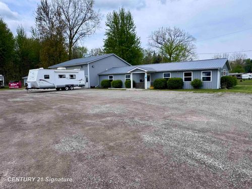 21925 Gratiot Rd, Merrill, MI, 48637-9757 | Card Image