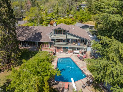 240 Ne Scenic Dr, Grants Pass, OR, 97526-3437 | Card Image