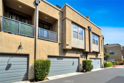 563 W Maple Ave, Orange, CA, 92866-1410 | Card Image