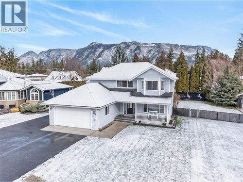 514 Forest Park St, Sicamous, BC, V0E2V1 | Card Image