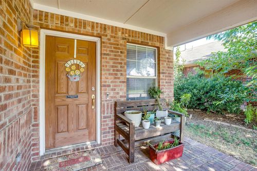 5957 Missy Ln, Fort Worth, TX, 76131-1624 | Card Image