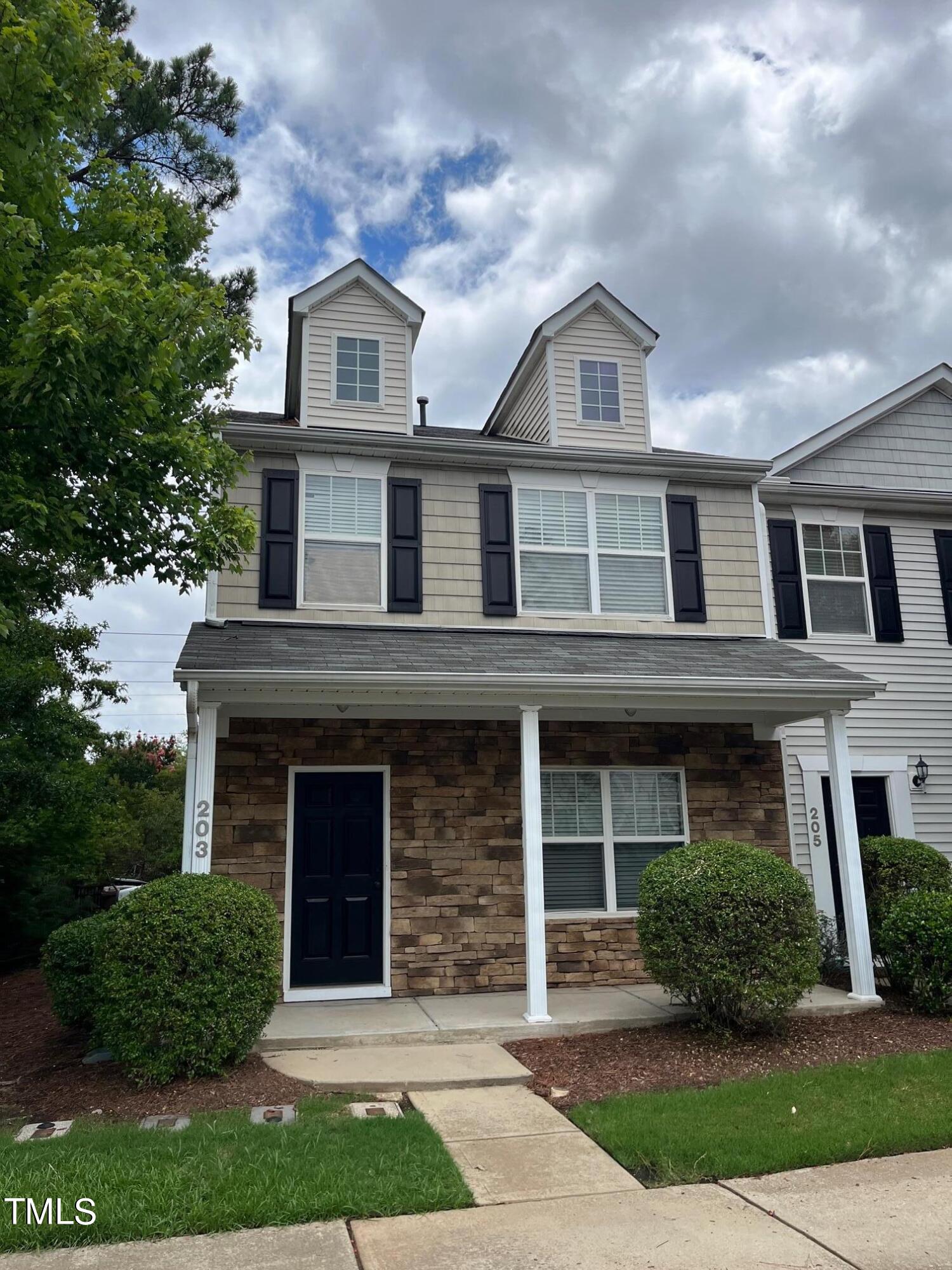 Hampshire Downs Dr, Morrisville, NC 27560