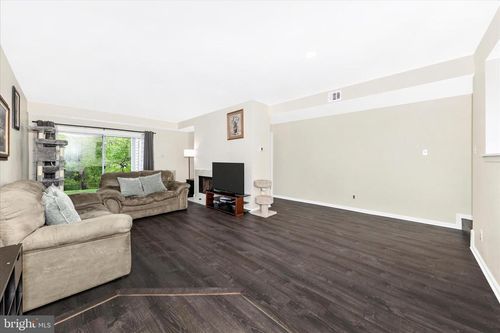 2-20319 Beaconfield Ter, GERMANTOWN, MD, 20874-3908 | Card Image