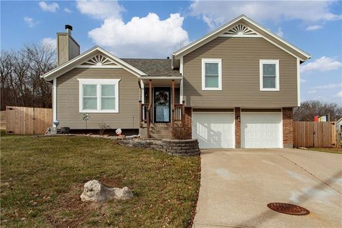 1220 Sw Dakota Star Ct, Grain Valley, MO, 64029-9037 | Card Image