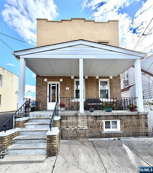 10 Farnham Ave, Garfield, NJ, 07026-1304 | Card Image