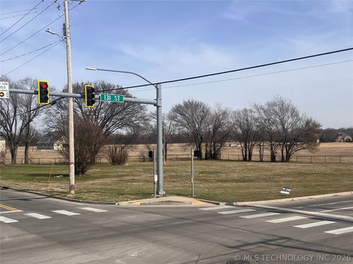 13031 S Mingo Rd, Bixby, OK, 74008 | Card Image