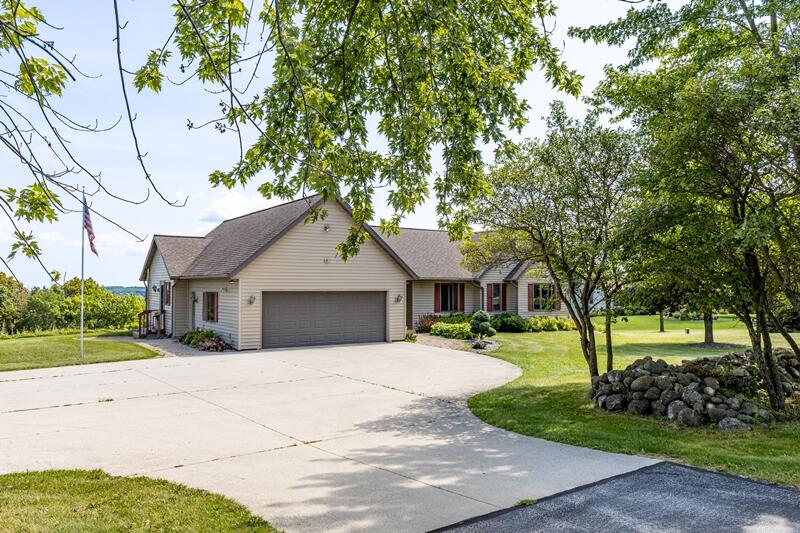 Deerpath Ln, Plymouth, WI 53073