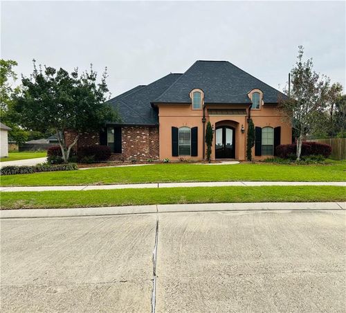 321 Lac Cypriere Dr, Luling, LA, 70070-7200 | Card Image
