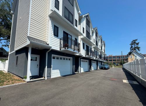 apt-5-239 Henry St, Stamford, CT, 06902-8931 | Card Image