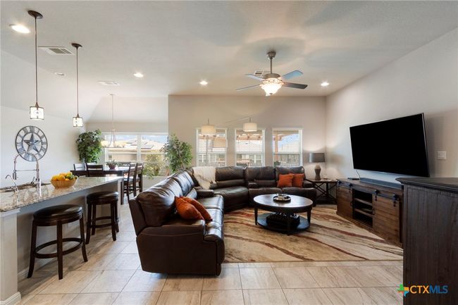 521 Kirkhill St, House other with 4 bedrooms, 2 bathrooms and null parking in Hutto TX | Image 7