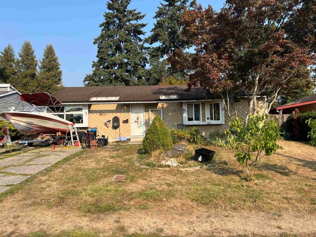 5216 199 A Street, House other with 3 bedrooms, 1 bathrooms and null parking in Langley BC | Image 2