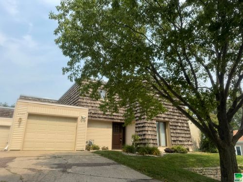 2329 Indian Hills Dr, Sioux City, IA, 51104-1607 | Card Image