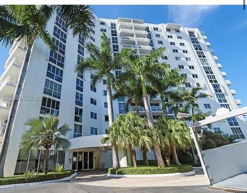 ph-8-1688 West Ave, Miami Beach, FL, 33139-2303 | Card Image