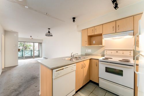 218-332 Lonsdale Avenue, North Vancouver, BC, V7M3M5 | Card Image