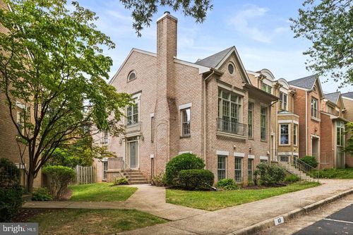 2271 Kings Garden Way, FALLS CHURCH, VA, 22043-2558 | Card Image