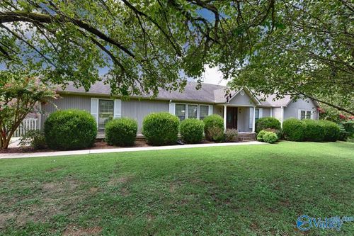 1758 County Lake Rd, Gurley, AL, 35748-8926 | Card Image