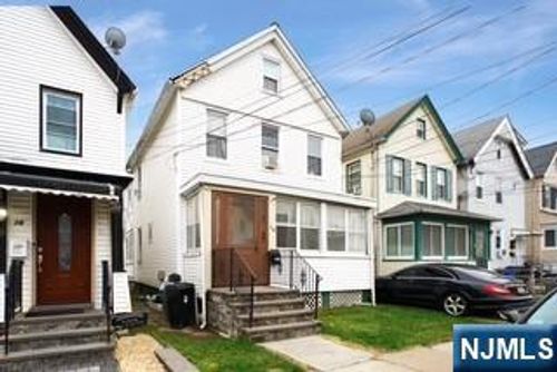 18 Llewellyn Ave, West Orange, NJ, 07052-5702 | Card Image