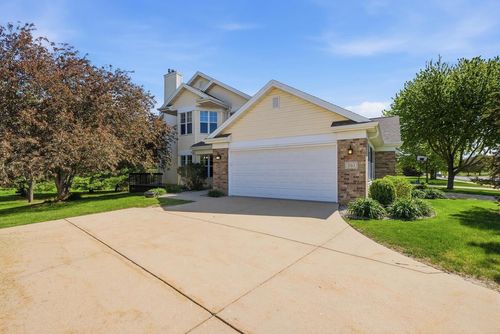 6-361 Concord Drive, Oregon, WI, 53575 | Card Image