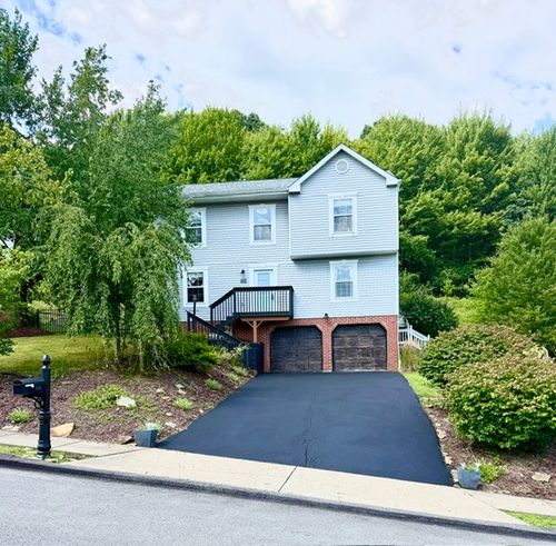 1214 Sandstone Ct E, Tarentum, PA, 15084-2652 | Card Image