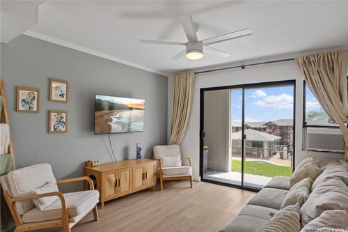 142-98-640 Moanalua Loop, Aiea, HI, 96701-5178 | Card Image