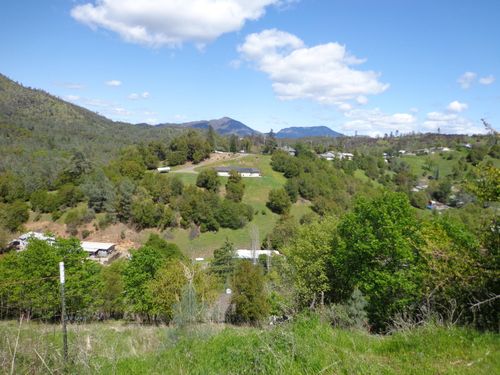 22076 Loop Dr, Redding, CA, 96003-7844 | Card Image