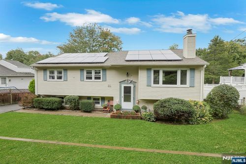 21 Aldrin Drive, Wanaque, NJ, 07465 | Card Image