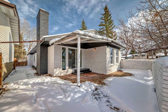 11377 Braeside Drive Sw, Home with 5 bedrooms, 3 bathrooms and 4 parking in Calgary AB | Image 44