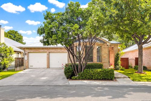 25 Stoneleigh Way, San Antonio, TX, 78218-1718 | Card Image