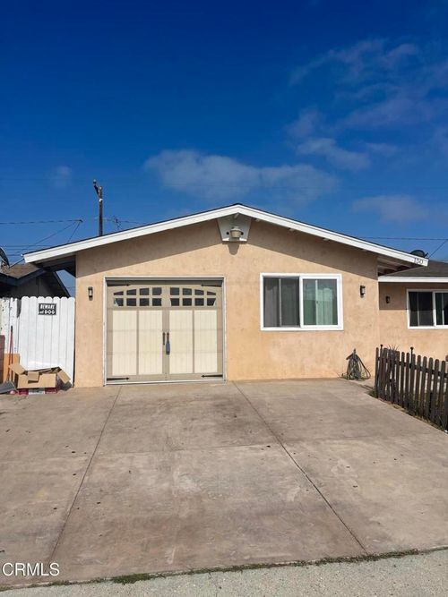 150 Everest St, Oxnard, CA, 93030-5547 | Card Image