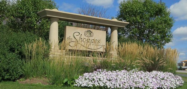 With just a few minutes from Abor Lakes you have some of the best shopping and dinning in the twin cities at your fingertips! | Image 25